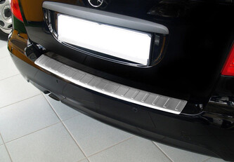 Ochranná lišta hrany kufru Mercedes A-Class 2004-2008 (matná) Ochranná lišta hrany kufru Mercedes A-Class 2004-2008 (matná)