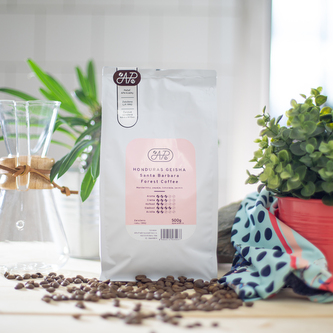 APe Pražírna a balírna KÁVA HONDURAS Geisha Washed Santa Barbara Forest Coffee Váha: 500g