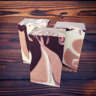 KAKAOVÉ MÝDLO S MANDLOVÝM OLEJEM A RŮŽOVÝM JÍLEM - 60 g