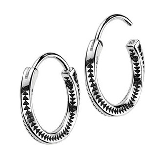 OPN2004 Ocelové náušnice kruhy s dekorem