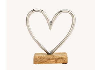 Kovové srdce na dřevěném podstavci 17x16x5 cm