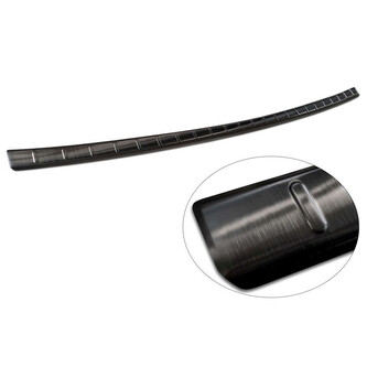 Ochranná lišta hrany kufru Suzuki S-Cross 2022- (tmavá, matná)