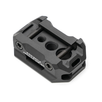 Strike Industries - Adapter dla Picatinny Arca oraz 1/4" i 3/8" - QD Sling - SI-ARCA-TRI-PADA-BK Strike Industries - Adapter dla Picatinny Arca oraz 1/4" i 3/8" - QD Sling - SI-ARCA-TRI-PADA-BK