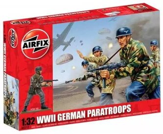 Classic Kit VINTAGE figurky A02712V - WWII German Paratroops (1:32)