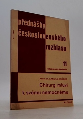 Chirurg mluví k svému nemocnému