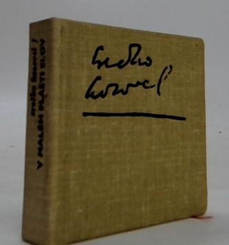 V malém plášti slov