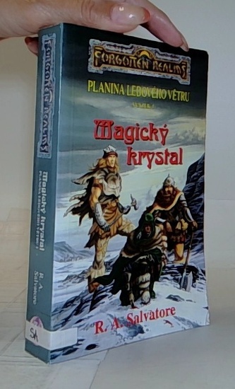 Planina ledového větru, Magický krystal svazek 1