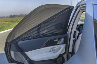 Sluneční clona do auta nasunovací L, Black