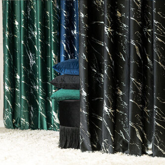 Dekorační vzorovaný závěs s kroužky MARMA 111 černá/stříbrná 140x250 cm (cena za 1 kus) MyBestHome