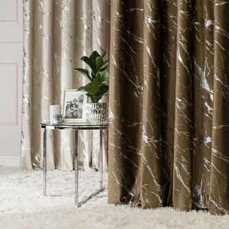 Dekorační vzorovaný závěs s kroužky MARMA 002 hnědá/stříbrná 140x250 cm (cena za 1 kus) MyBestHome