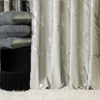 Dekorační vzorovaný závěs s řasící páskou MARBE 021 světle šedá/stříbrná 140x250 cm (cena za 1 kus) MyBestHome