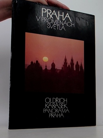Praha v pro měnách světla
