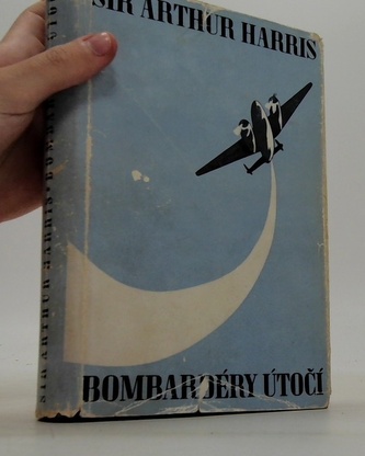 Bombardéry útočí