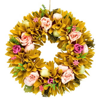 Jarní věnec z dřevěných kalíšků a květy růžiček žlutý Ø30 cm