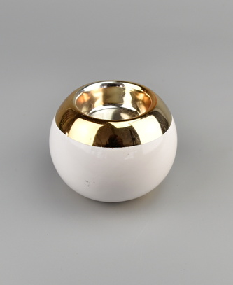 Svícen na čajovu svíčku