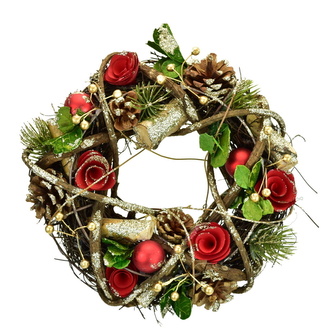 Věnec s červenými kvítky a šiškami Ø25 cm