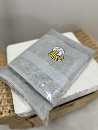 B.E.S. - Petrovice, s.r.o. Dárkový set ručník a osuška 50x90+70x140 froté s výšivkou piva - šedá