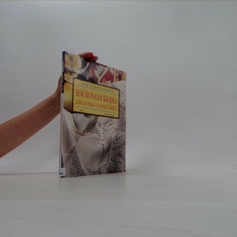 Háčkovaná krajka, záclonky a polštářky