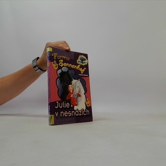 Julie v nesnázích