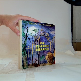 Za zlatou bránou