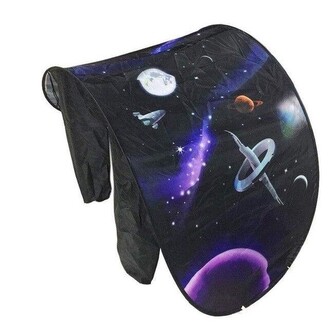 Leventi Stan nad postel - noční obloha vesmír