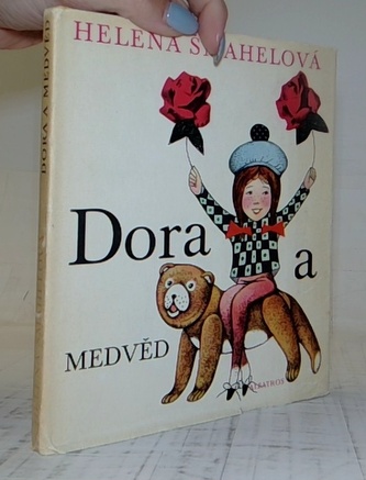 Dora a medvěd
