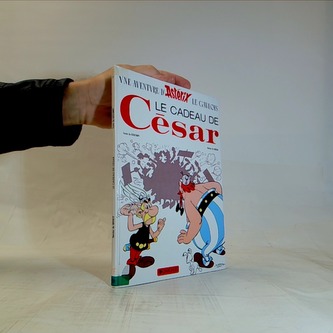 Vne aventure D'Astérix Le Gaulois  Le cadeau de César