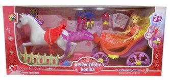 Lalka w karecie z koniem
