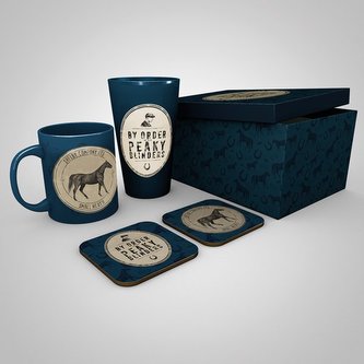 Dárkový set Peaky Blinders|Gangy z Birminghamu: Keramický hrnek - sklenice - 2 tácky (objem 300 ml|500 ml|10 x 10 cm)