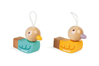 Janod Pocket DISPLEJ Dřevěná píšťalka Ptáček 2 motivy 14 ks