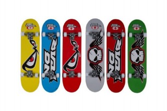 Skateboard dřevo 78cm nosnost 50kg