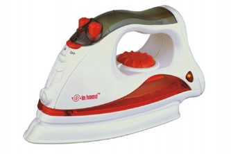 Žehlička plast 20cm na baterie se světlem se zvukem v krabici (hračka)