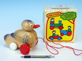 Kačer tahací lakovaný dřevo 18cm v krabičce od 12 měsíců