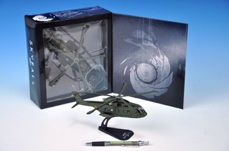Vrtulník Helikoptéra Skyfall James Bond plast 22cm v krabici