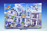 Stavebnice BanBao Policejní stanice 1285ks + 8 figurek v krabici 60x41x8,5cm