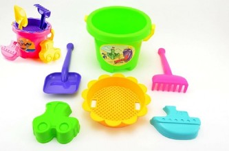 Sada na písek plast kbelík, lopatka, hrabičky, sítko, 2 formičky 3 barvy v síťce