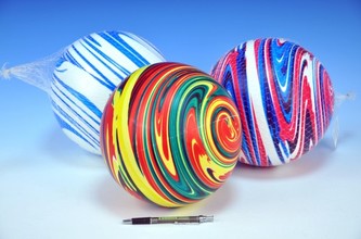 Míč 22cm duhový, 4 barvy, v síťce od 10 měsíců - 1 kus