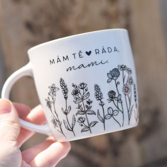 HOUSEDECOR Porcelánový hrnek Louka - Mám tě ráda, mami.