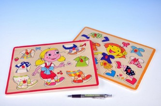 Puzzle oblékání dřevěné 30x22,5cm asst 2 druhy od 12 měsíců