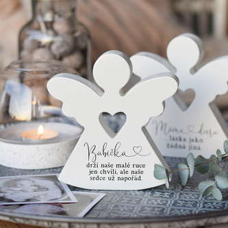 HOUSEDECOR Srdcový anděl - Babička a naše srdce.