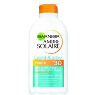Garnier Ambre Solaire Opalovací přípravek na tělo Light & Silky SPF30 200 ml unisex