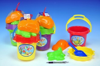 Sada na písek - kbelík, sítko, lopatka, 2 bábovky plast asst 4 barvy v síťce 13x26x13cm 18m+