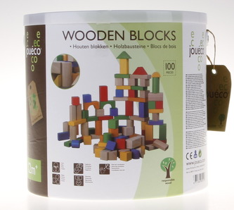 Dřevěné kostky v kyblíku