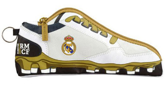 Penál na tužky - 2D kopačka FC Real Madrid: Gold (10 x 24 x 2 cm) polyester