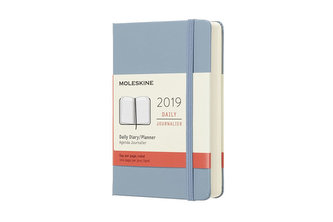 Moleskine: Diář 2019 denní tvrdý světle modrý S