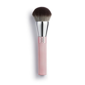 XX Revolution Štětec na make-up XXpert Brushes The Rebel Deluxe Definition Buffing woman
