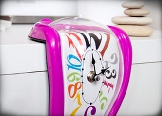 Tekoucí hodiny roh/stojící