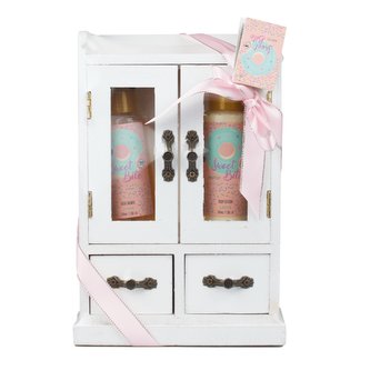 P. Dřevěná skříňka s přípravky do koupele