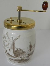 Mlýnek na koření a kávu Elis Lux