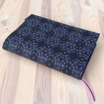 Obal na knihu Kaleidoskop fialový